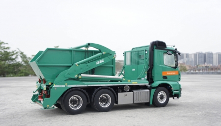 Preview: Mercedes-Benz Arocs 6x4 Bauschuttcontainer LKW 1:14 KIT